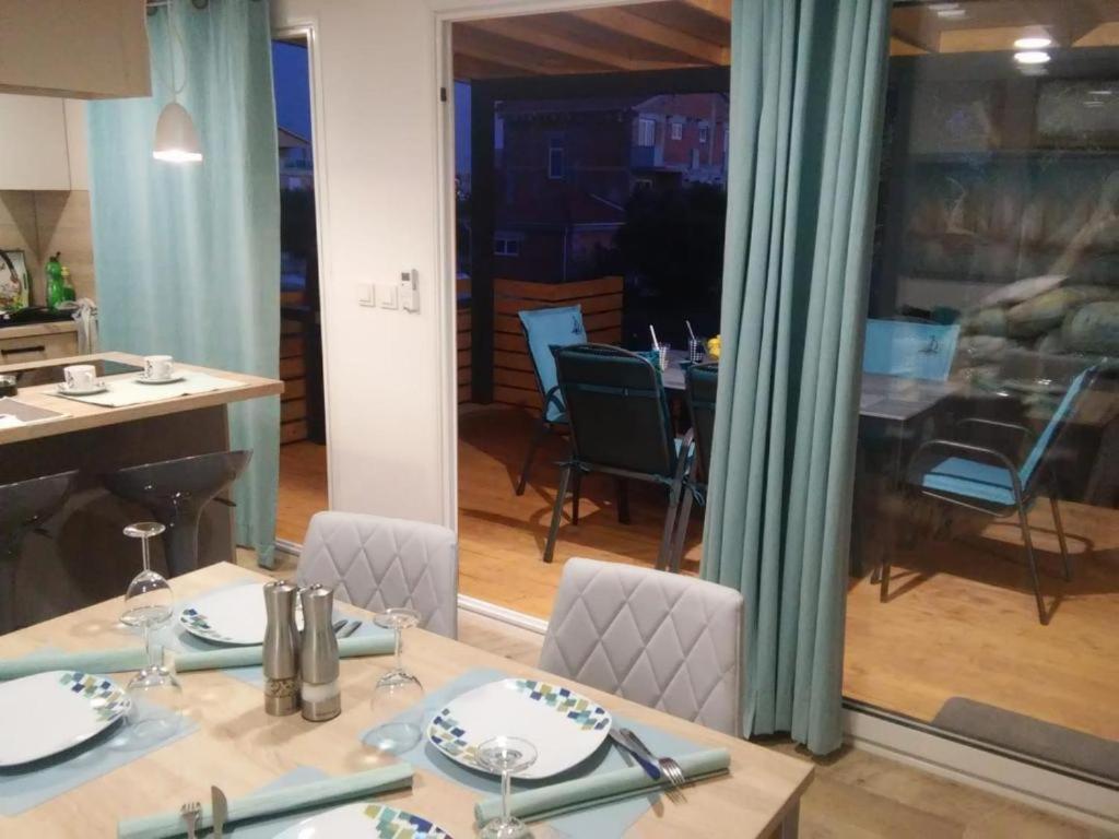 House Beta With Pool, Jacuzzi, Playground & Bbq In An Olive Grove With A Beach, Pomer - Istria Pula