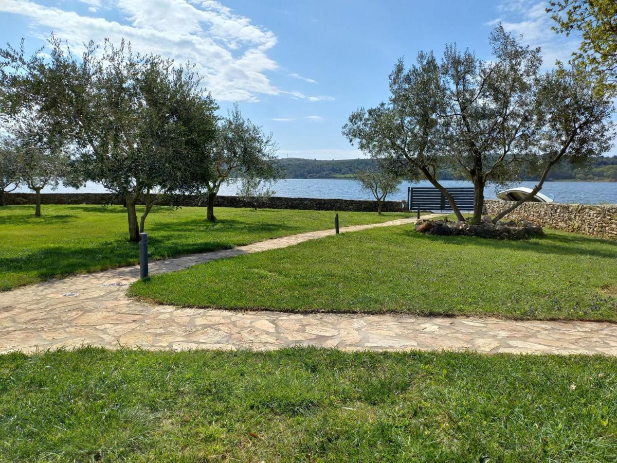 House Beta With Pool, Jacuzzi, Playground & Bbq In An Olive Grove With A Beach, Pomer - Istria Hébergement de vacances Pula