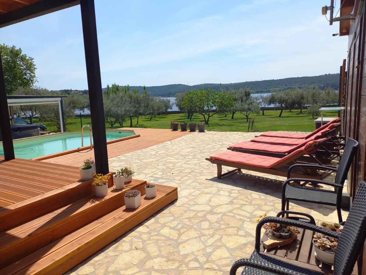 House Beta With Pool, Jacuzzi, Playground & Bbq In An Olive Grove With A Beach, Pomer - Istria Pula