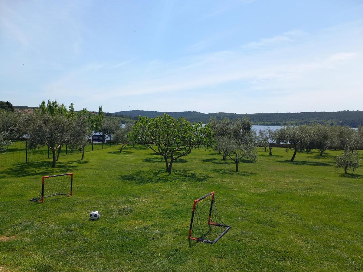 House Beta With Pool, Jacuzzi, Playground & Bbq In An Olive Grove With A Beach, Pomer - Istria Pula