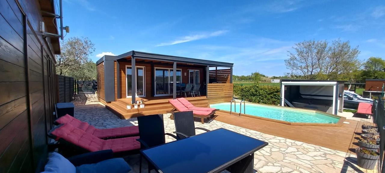 House Beta With Pool, Jacuzzi, Playground & Bbq In An Olive Grove With A Beach, Pomer - Istria Hébergement de vacances Pula